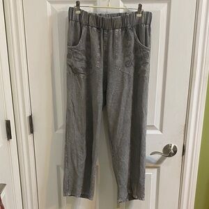 Solitaire Grey Pull On Embroidered Casual Pants Women’s Size Large Boho Fairy